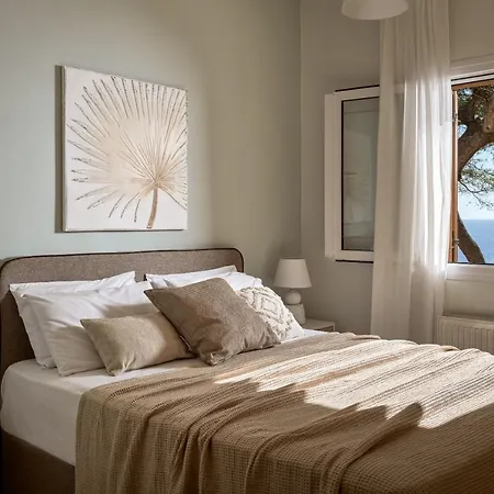 Anatoli - Tranquil Escape With Scenic Views, By Zantewize Ferienhaus *